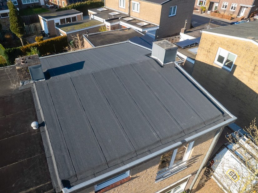 Renovatie bitumendak 75m2 – Professionele dakbedekking vernieuwing